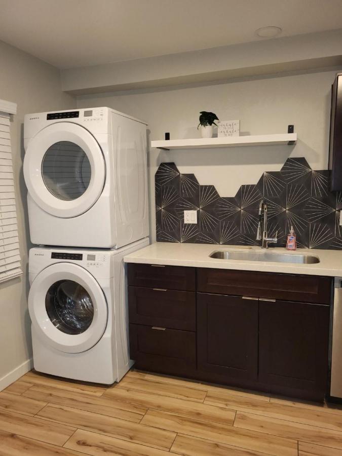 Your Phoenix Cozy Home Away From Home! Bagian luar foto
