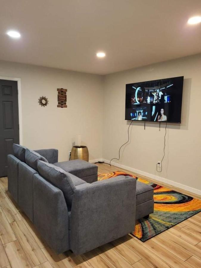 Your Phoenix Cozy Home Away From Home! Bagian luar foto